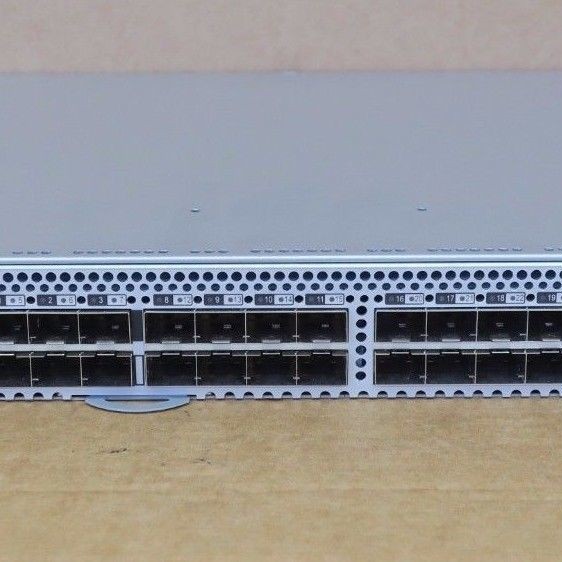 Brocade DL-5020-0004 5000 32-Port 4GB Fibre Channel Switch, 16-Ports Active License