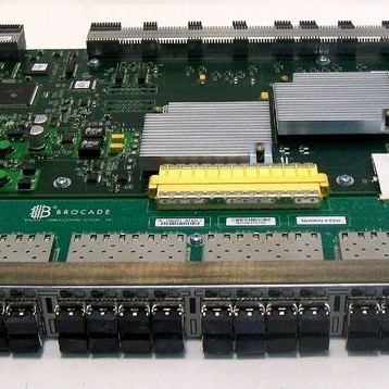 Brocade FC4-32 32-Port 4GB Blade for SilkWorm 48000 with SFPs 40-0200230-03